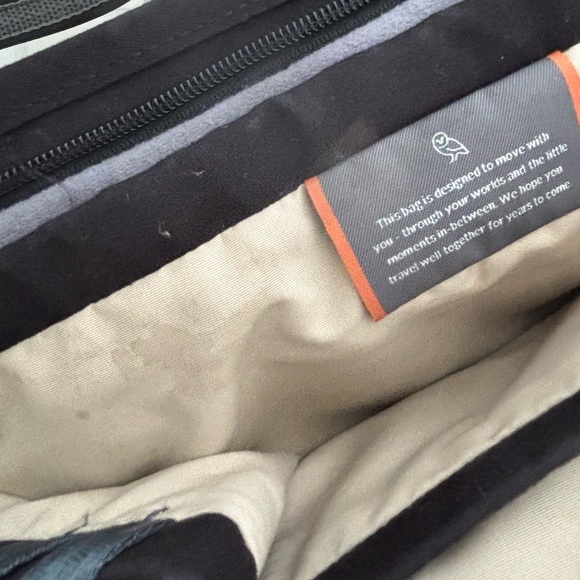 Bellroy Classic Black Tote Bag - Picture 6 of 7